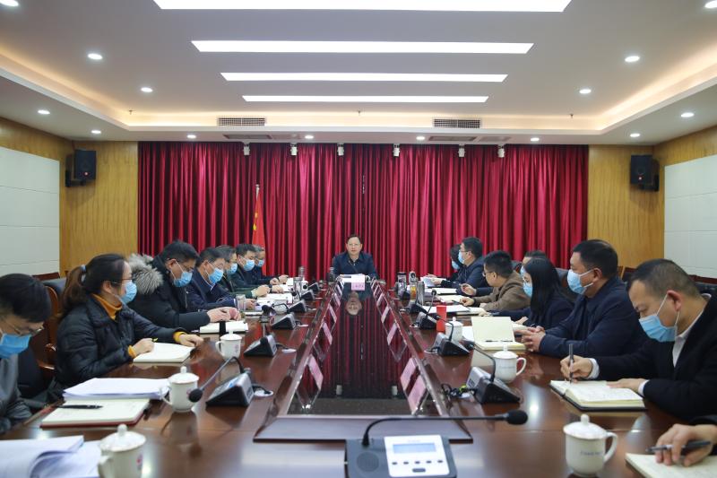县委召开2022年第一次理论学习中心组学习会
县委书记李昊天主持并讲话